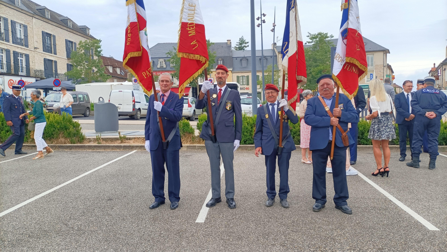 Porte-drapeaux à GRAMAT